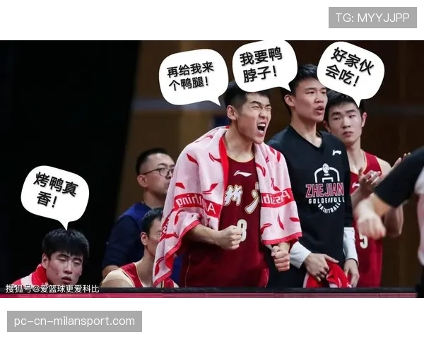 被换下后队友拍头安慰的手，被换下后队友拍头安慰的手势是什么